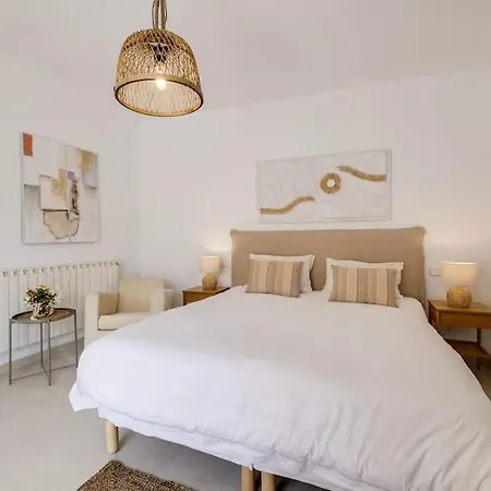 Mateo, Erholung Pur In Stilvollem,modernenambiente Apartman